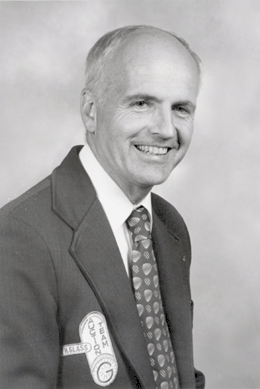 Robert Hamilton Glass, 75, Longtime Auctioneer - Antiques And The