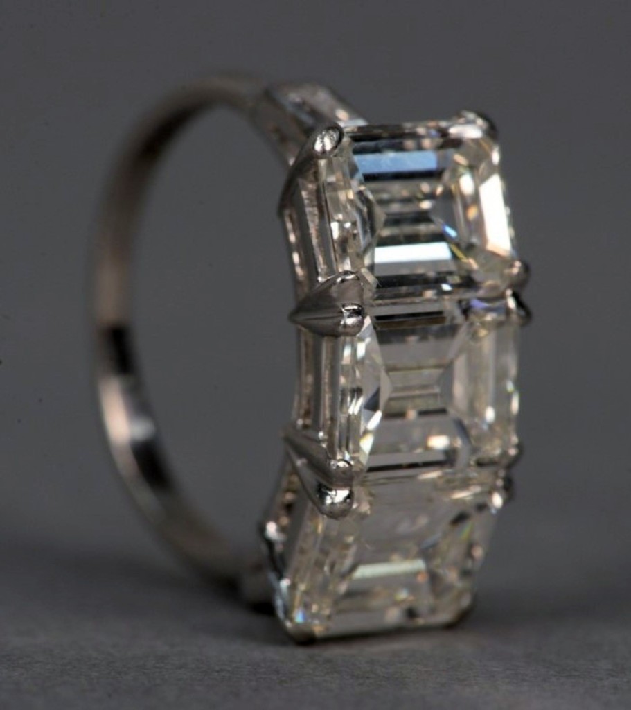 This stunning three-stone diamond ring, offered early in the auction, had three emerald cut diamonds, each weighing approximately 1.8 to 1.9 carats each. Estimated at $15/25,000, the platinum ring saw interest from the crowd push the selling price to $37,200.