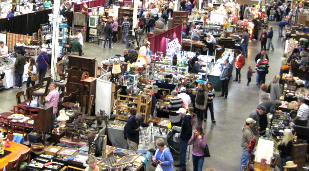 DC Big Flea & Antiques Full House In Chantilly Draws Huge Crowds