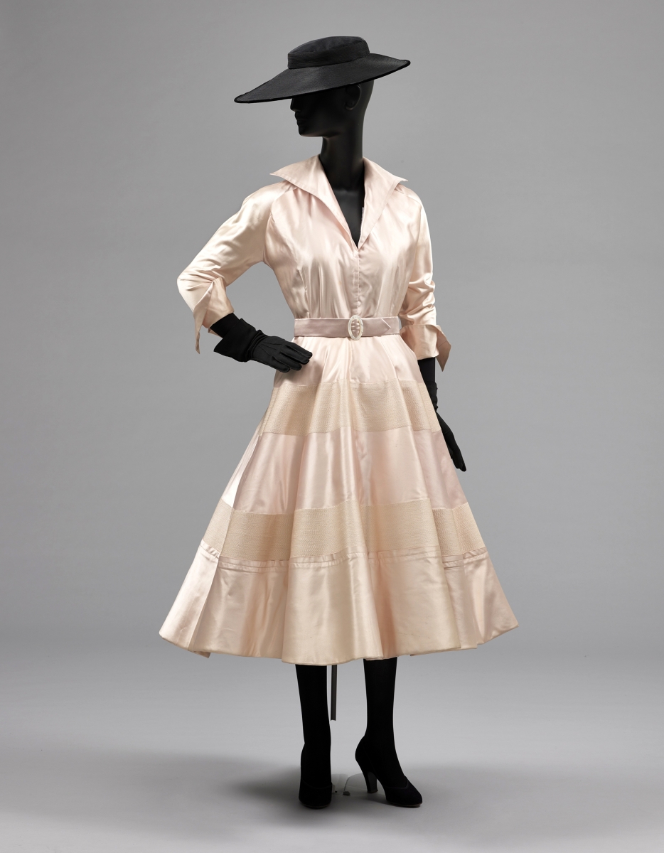 Fabulous Fashion: From Dior’s New Look To NowAntiques And The Arts Weekly