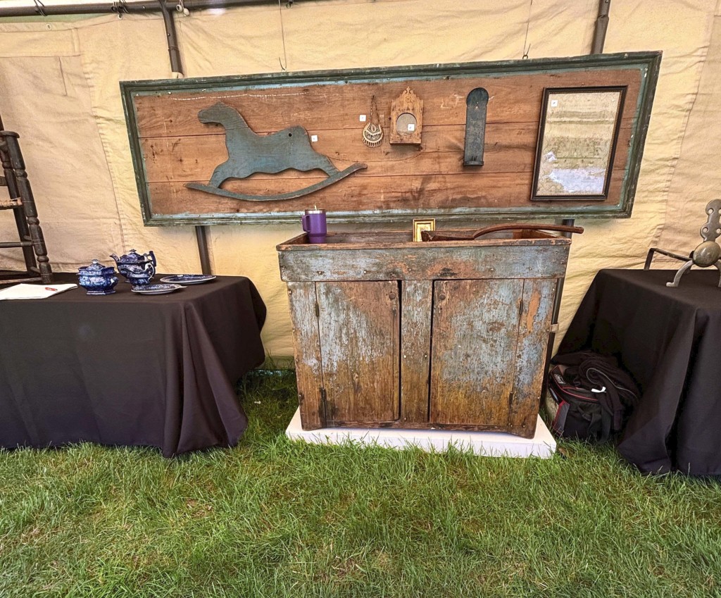 Walker Homestead Show: Primitives Pure & Simple - Antiques And The Arts ...