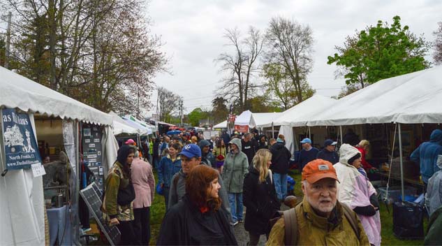 Brimfield’s Spring Opening Draws Big Crowds