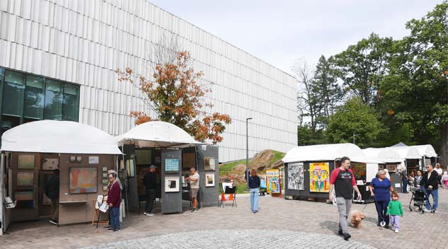 Fine Arts Thrive At The Bruce’s 45th Outdoor Arts Festival
